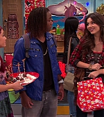 Victorious_S02E13_AChristmasTori_VJBR_1292.jpg