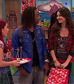 Victorious_S02E13_AChristmasTori_VJBR_1294.jpg