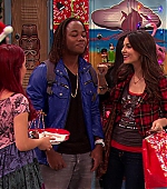 Victorious_S02E13_AChristmasTori_VJBR_1310.jpg