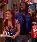 Victorious_S02E13_AChristmasTori_VJBR_1331.jpg