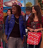 Victorious_S02E13_AChristmasTori_VJBR_1433.jpg