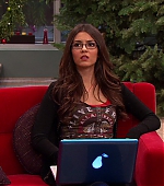 Victorious_S02E13_AChristmasTori_VJBR_1617.jpg