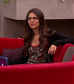 Victorious_S02E13_AChristmasTori_VJBR_1683.jpg