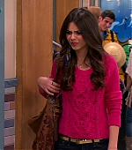 Victorious_S03E05_CarRain_Fire_VJBR_0100.jpg