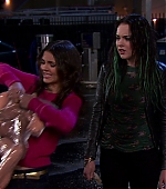 Victorious_S03E05_CarRain_Fire_VJBR_1877.jpg