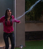 Victorious_S03E05_CarRain_Fire_VJBR_2805.jpg