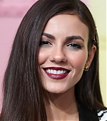 1118full-victoria-justice10~0.jpg