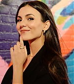 1118full-victoria-justice18.jpg