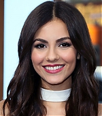 Victoria-Justice_Hollywood-Today-Live-007.jpg