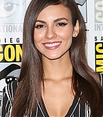 Victoria_Justice_012~2.jpg