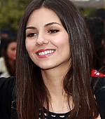 Victoria_Justice_01~32.jpg