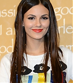 Victoria_Justice_14~18.jpg