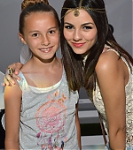 Victoria_Justice_23~24.jpg