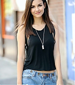 Victoria_Justice_25~8.jpg