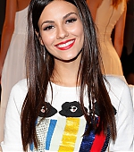 Victoria_Justice_33~35.jpg